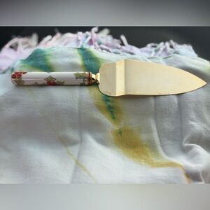 Fritz and Floyd cake server